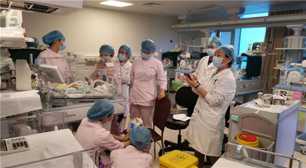 黄疸早产儿人间历险4天记：全身换血2次救命，父母别把黄疸不当回事！
